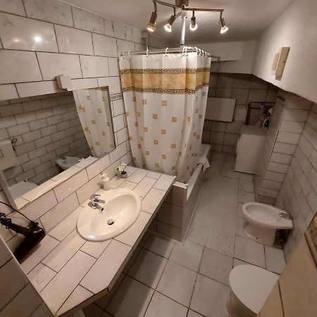 Basement Apartment Köln Eksteriør billede