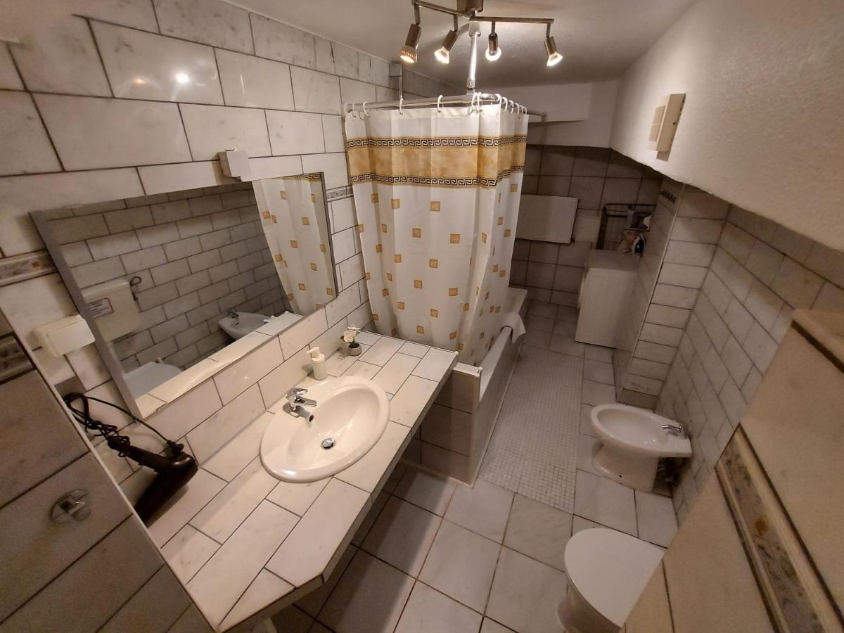 Basement Apartment Köln Eksteriør billede